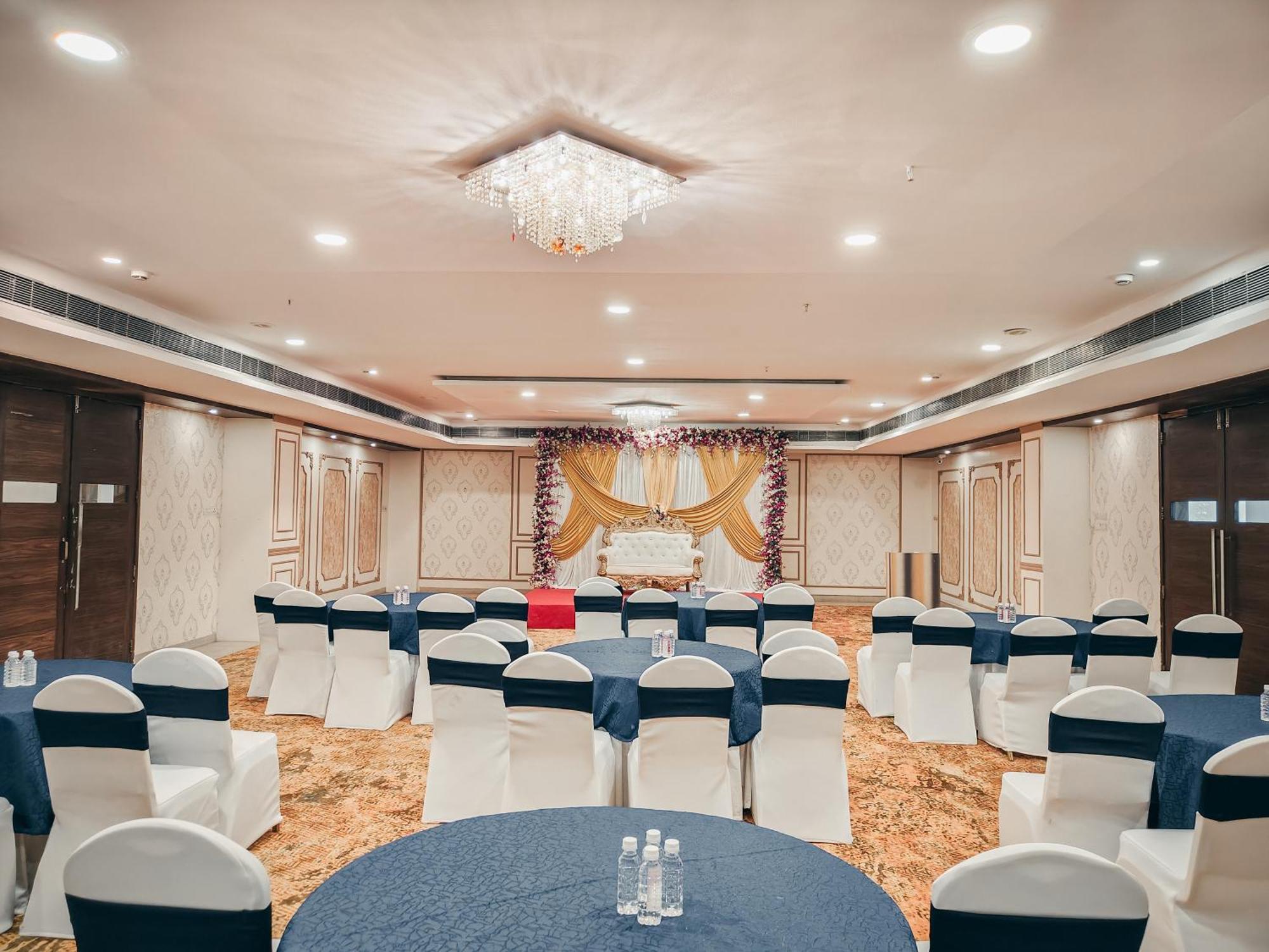 The Altruist Business Hotel Kharadi Pune Eksteriør bilde